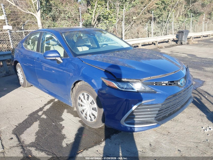 2024 Toyota Camry Hybrid Le