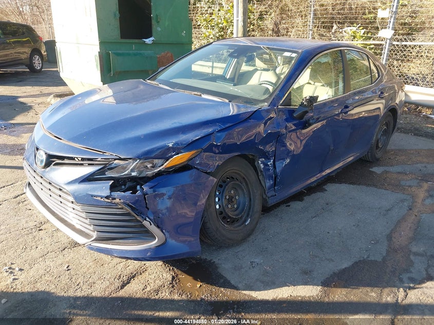 2024 Toyota Camry Hybrid Le