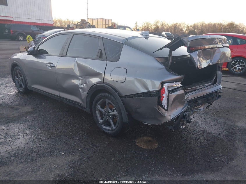 Vin: 3kpft4de8se005469, lot: 44691022, kia k4 lxs 20253