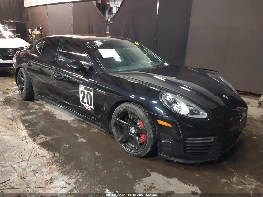 PORSCHE PANAMERA GTS