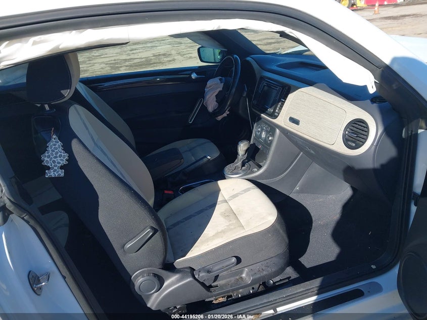 2018 Volkswagen Beetle 2.0T Coast/2.0T S