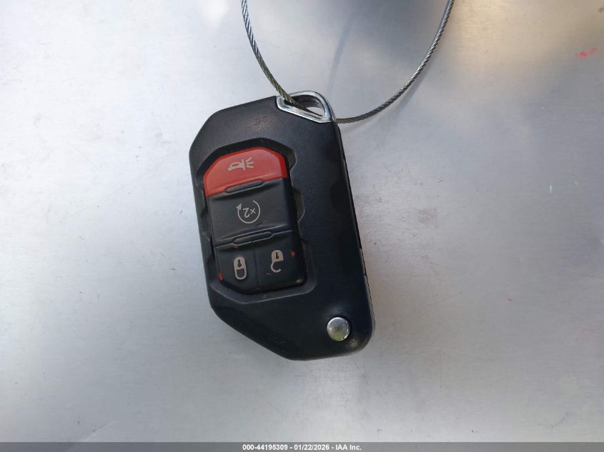 2020 Jeep Gladiator Overland 4X4 VIN: 1C6HJTFG4LL123736 Lot: 44195309