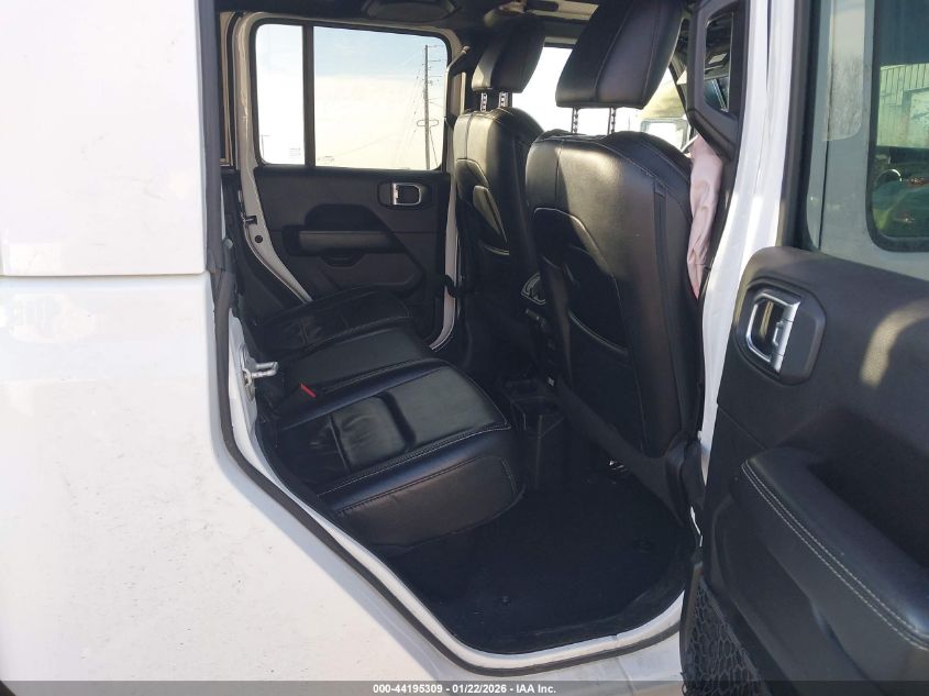 2020 Jeep Gladiator Overland 4X4 VIN: 1C6HJTFG4LL123736 Lot: 44195309