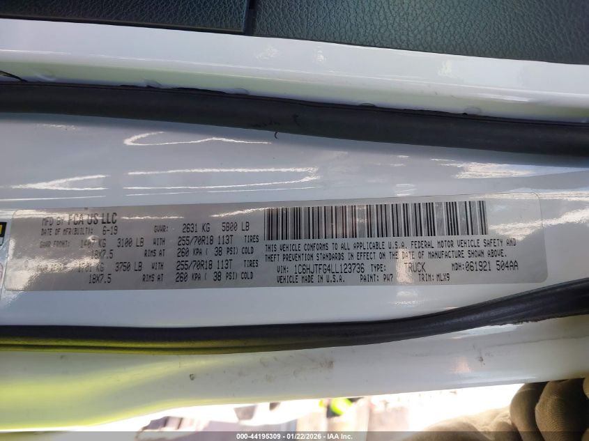 2020 Jeep Gladiator Overland 4X4 VIN: 1C6HJTFG4LL123736 Lot: 44195309