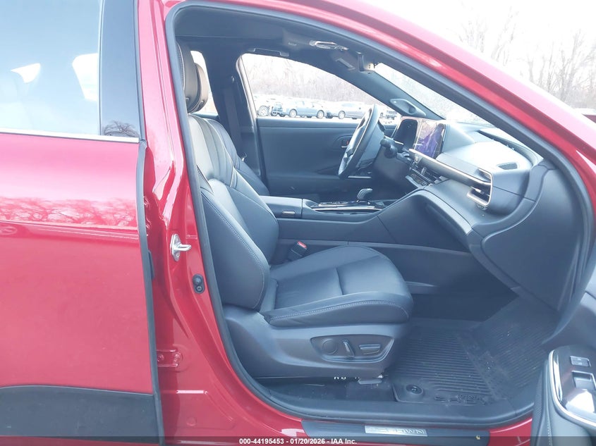 2025 Toyota Crown Platinum