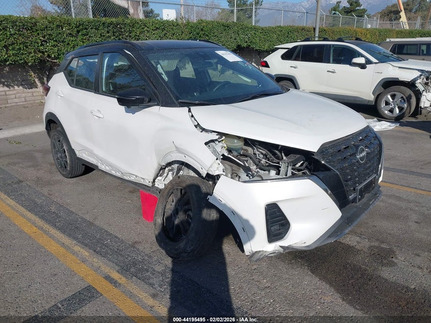 2024 Nissan Kicks Sr Xtronic Cvt