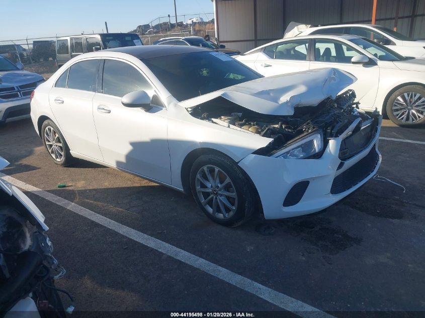 2019 Mercedes-Benz A 220