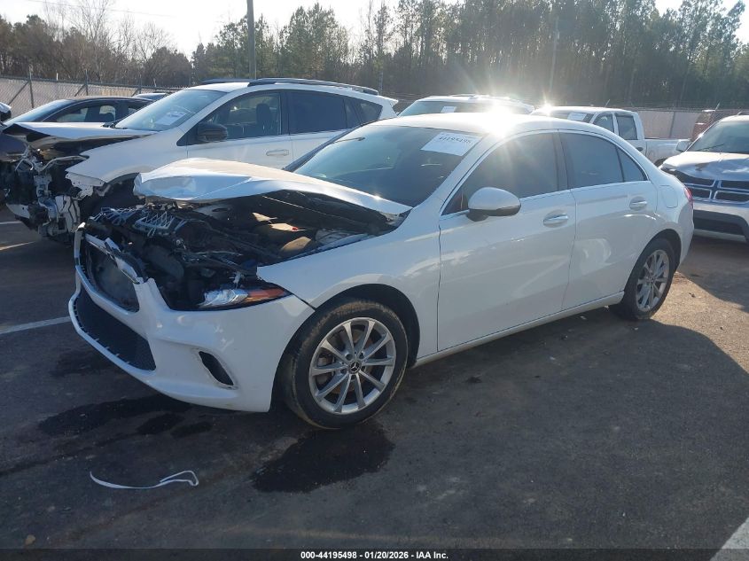 2019 Mercedes-Benz A 220
