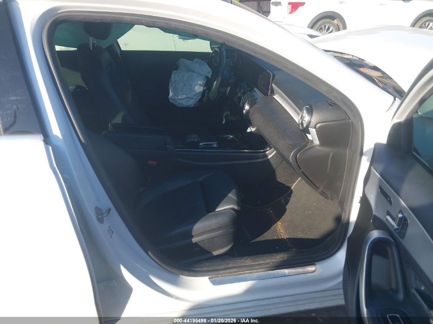 2019 Mercedes-Benz A 220