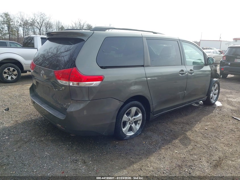 2011 Toyota Sienna Le V6