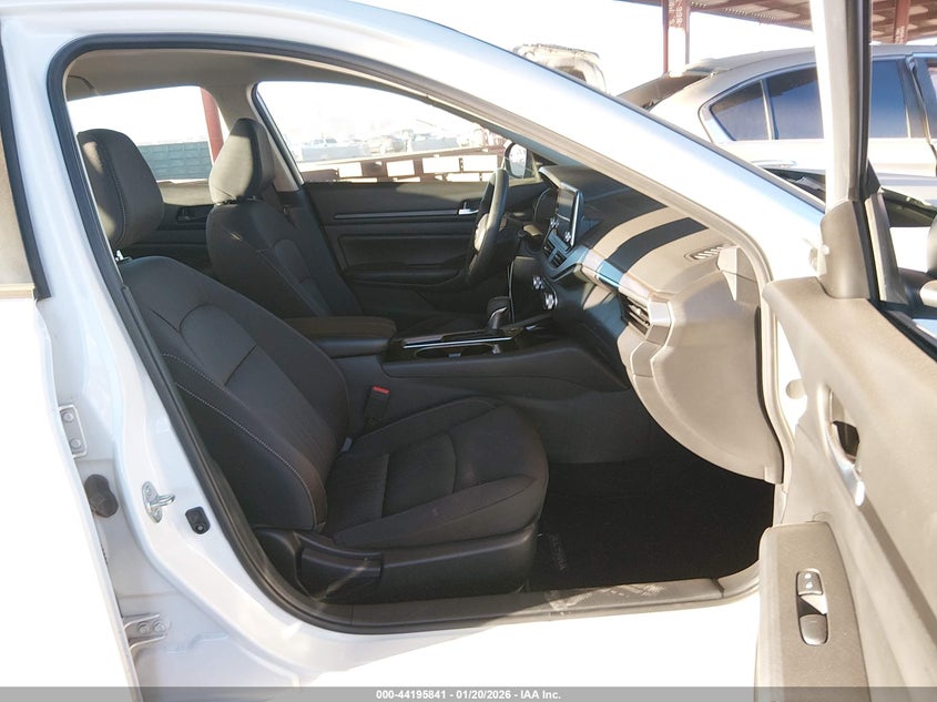 2024 Nissan Altima Sv Fwd