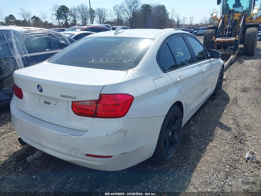 Vin: wba3a5c55cf350172, lot: 44691854, bmw 328i 20124