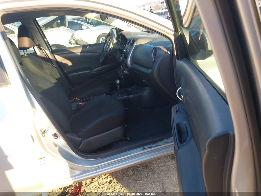 2013 Nissan Versa 1.6 Sv