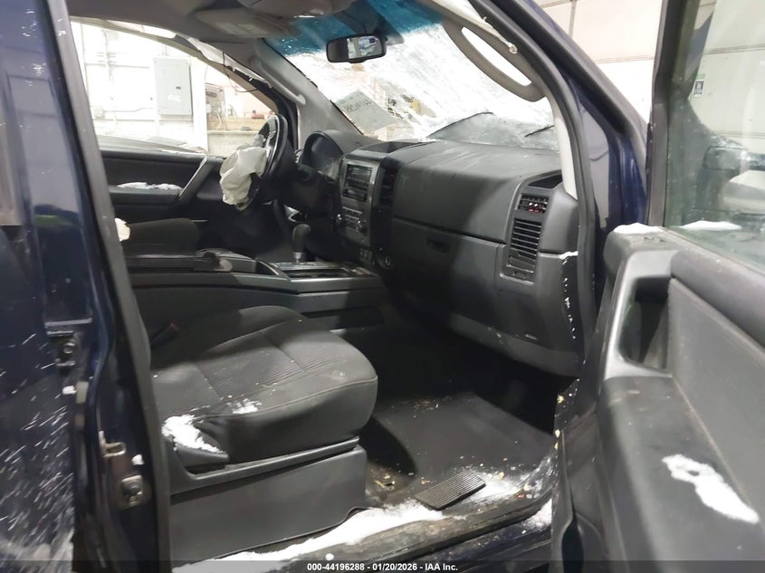 2011 Nissan Titan Sl