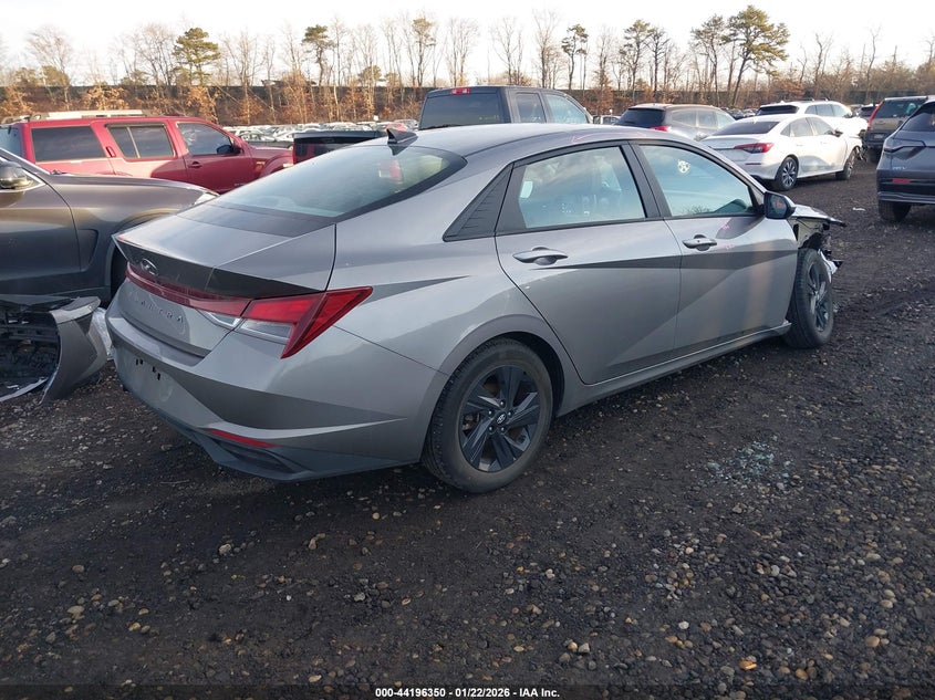 2022 Hyundai Elantra Sel