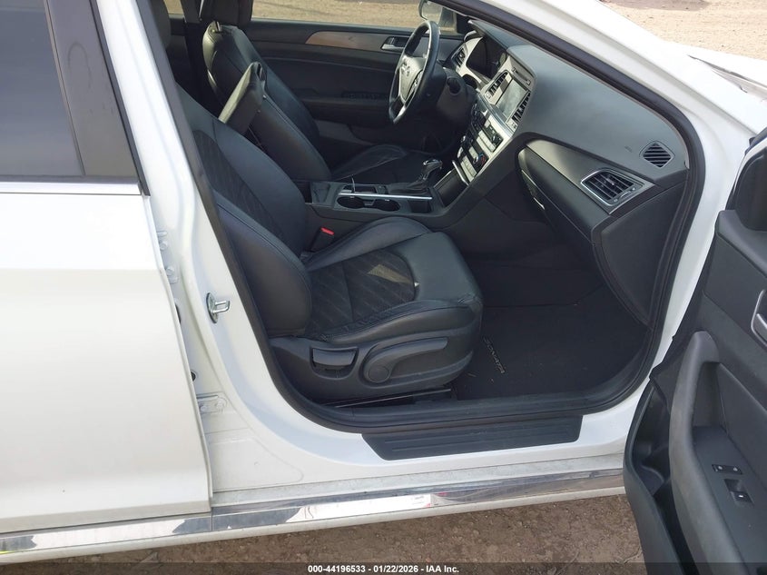VIN 5NPE34AFXHH519935 2017 HYUNDAI SONATA SPORT