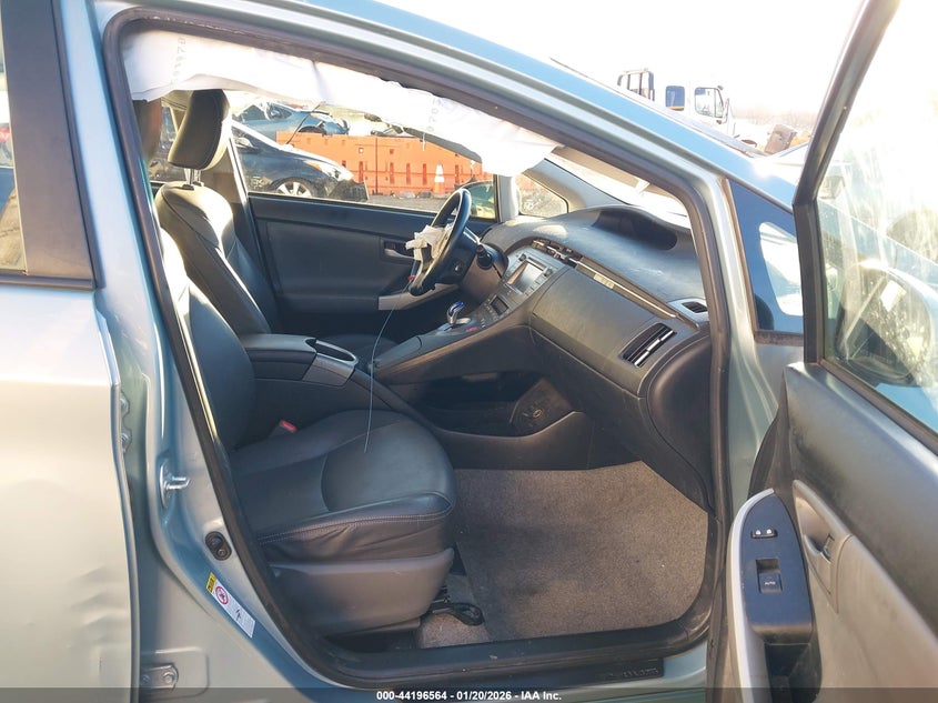 TOYOTA PRIUS - zdjęcie 5