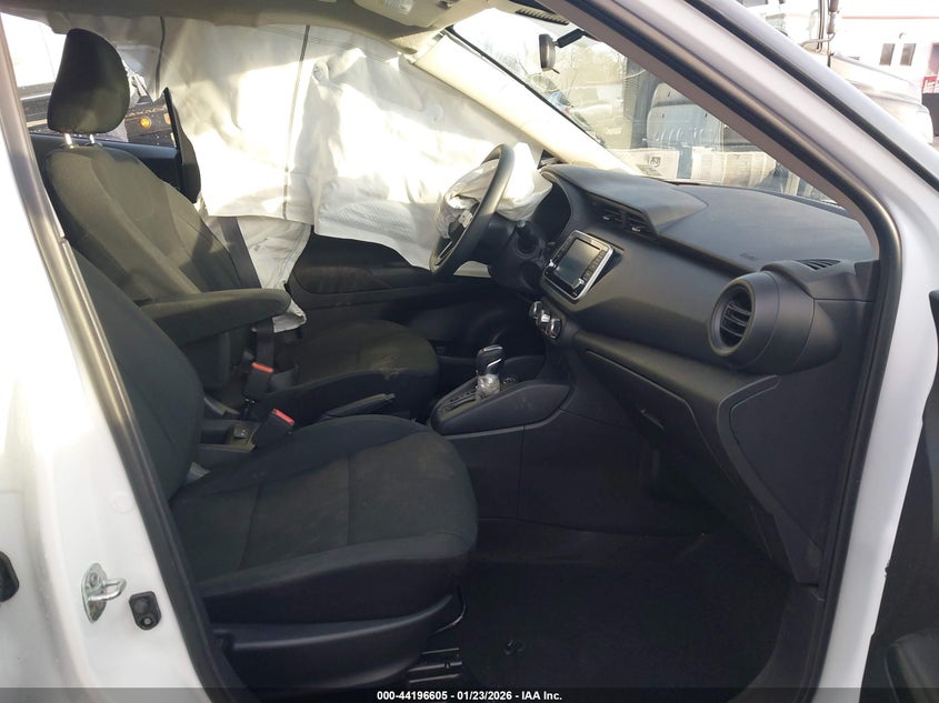 2024 Nissan Kicks S Xtronic Cvt