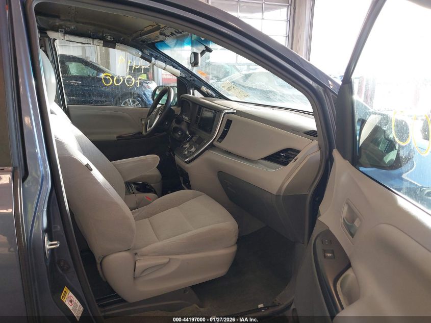 2017 Toyota Sienna Le 8 Passenger