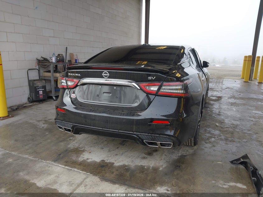 2023 Nissan Maxima Sv