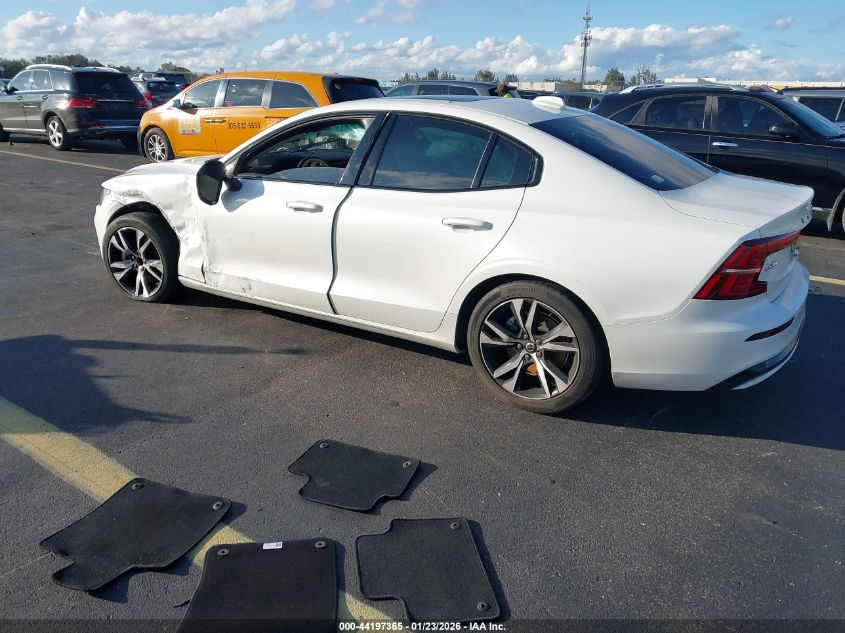 2024 Volvo S60 B5 Core Dark Theme