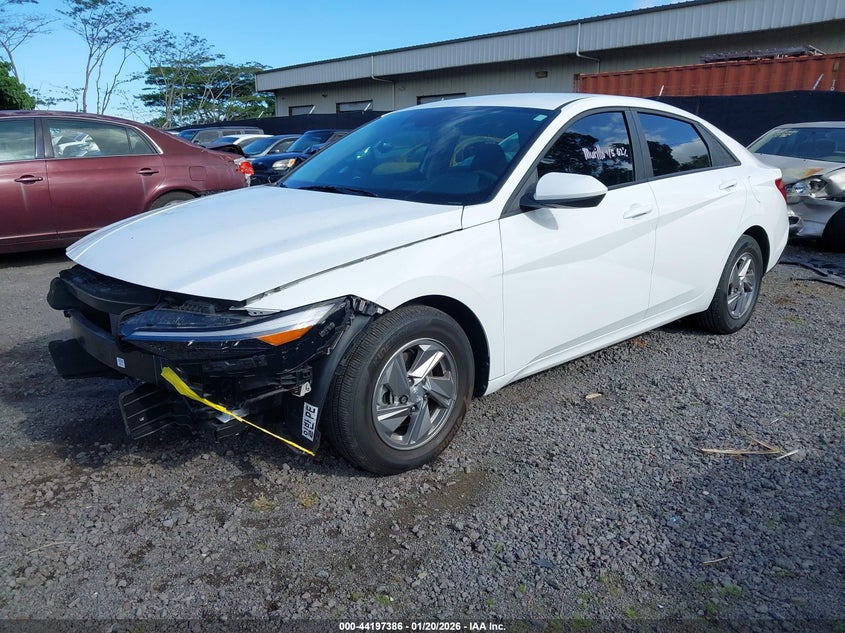 2025 Hyundai Elantra Se