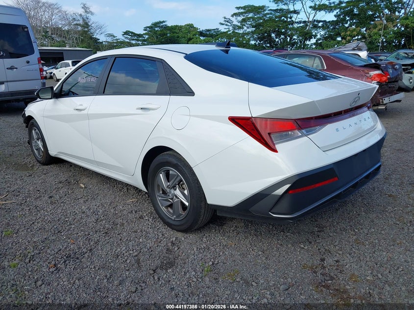 2025 Hyundai Elantra Se