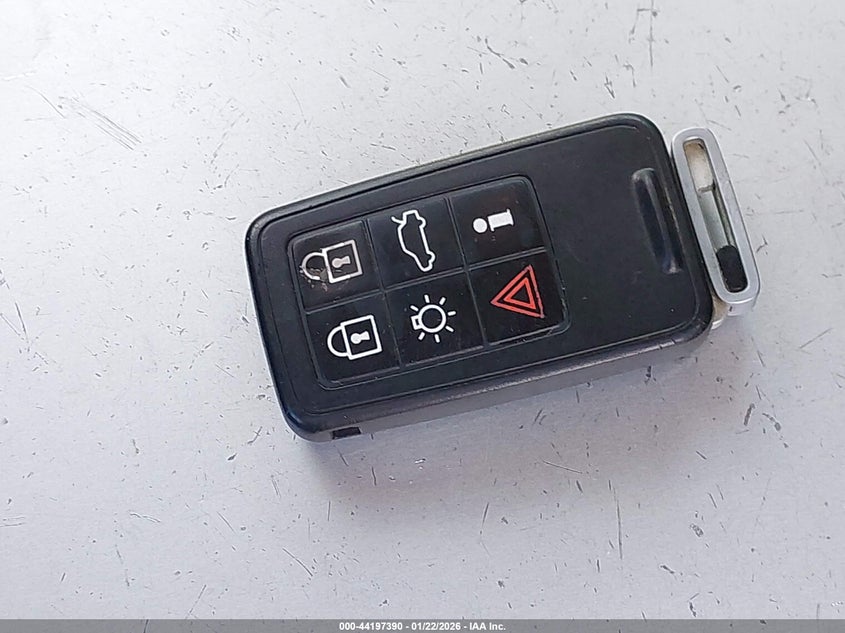 2010 Volvo Xc70 3.2 VIN: YV4960BZ5A1075822 Lot: 44197390