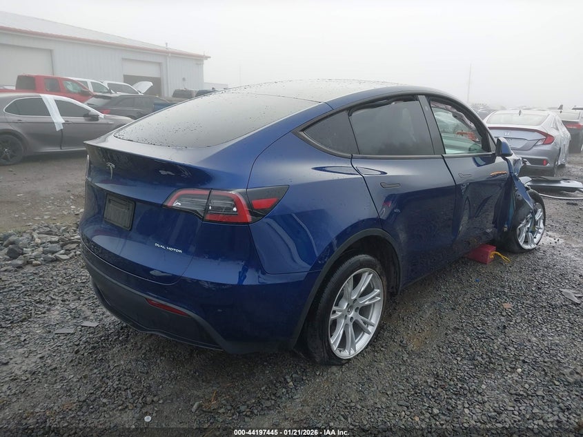 2022 Tesla Model Y Long Range Dual Motor All-Wheel Drive
