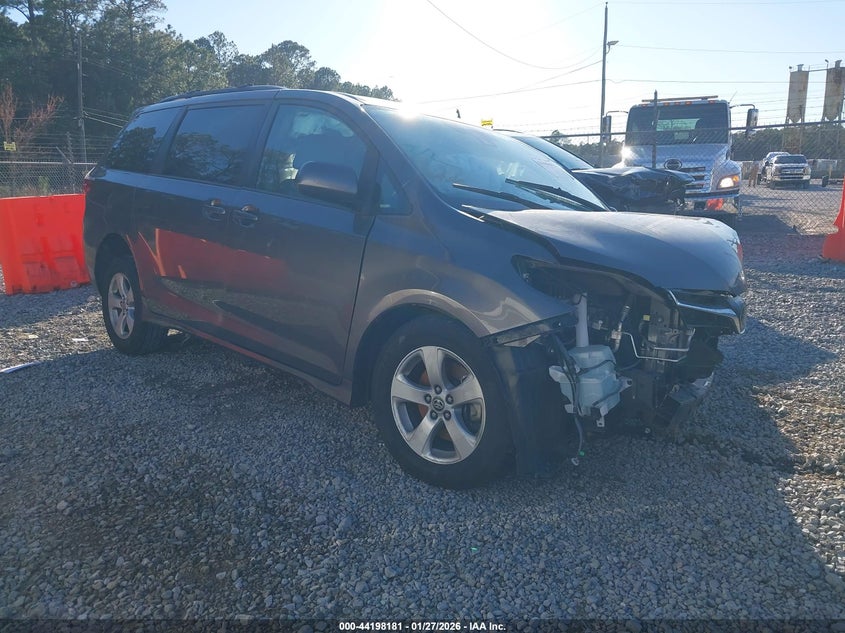 2020 Toyota Sienna Le