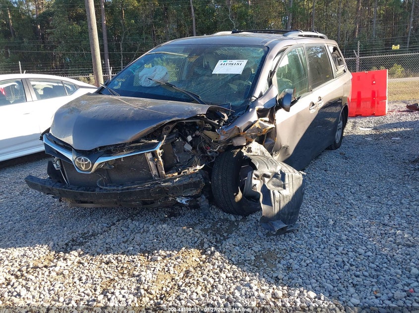 2020 Toyota Sienna Le