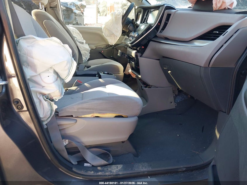 2020 Toyota Sienna Le