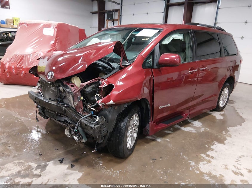 2015 Toyota Sienna Xle 8 Passenger