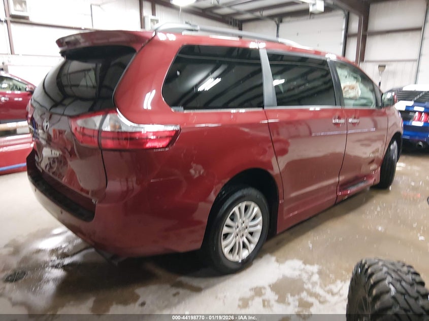 2015 Toyota Sienna Xle 8 Passenger