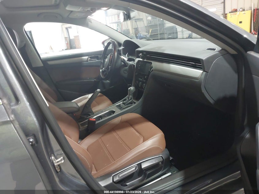 2020 Volkswagen Passat 2.0T Se