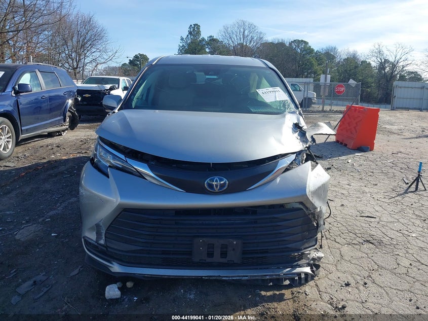 2021 Toyota Sienna Le VIN: 5TDKRKEC5MS028148 Lot: 44199041