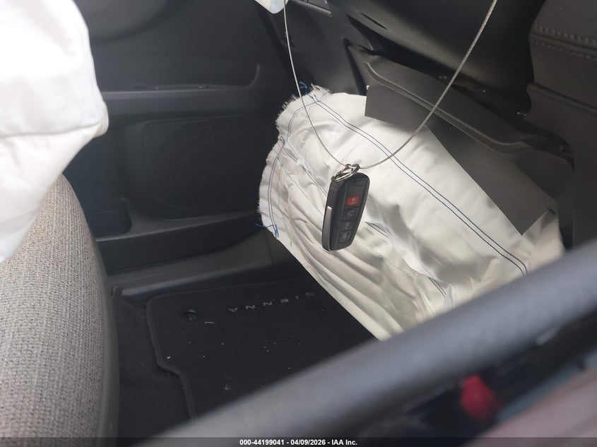 2021 Toyota Sienna Le VIN: 5TDKRKEC5MS028148 Lot: 44199041