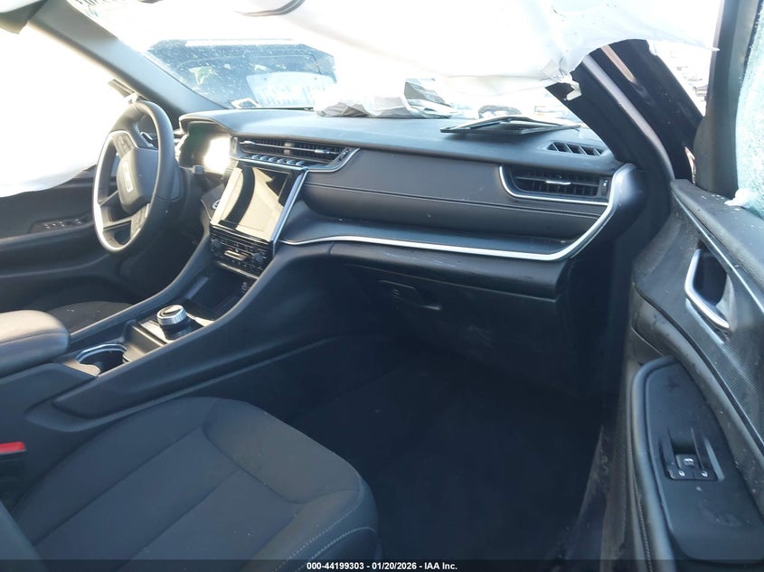 2024 Jeep Grand Cherokee L Laredo X 4X4