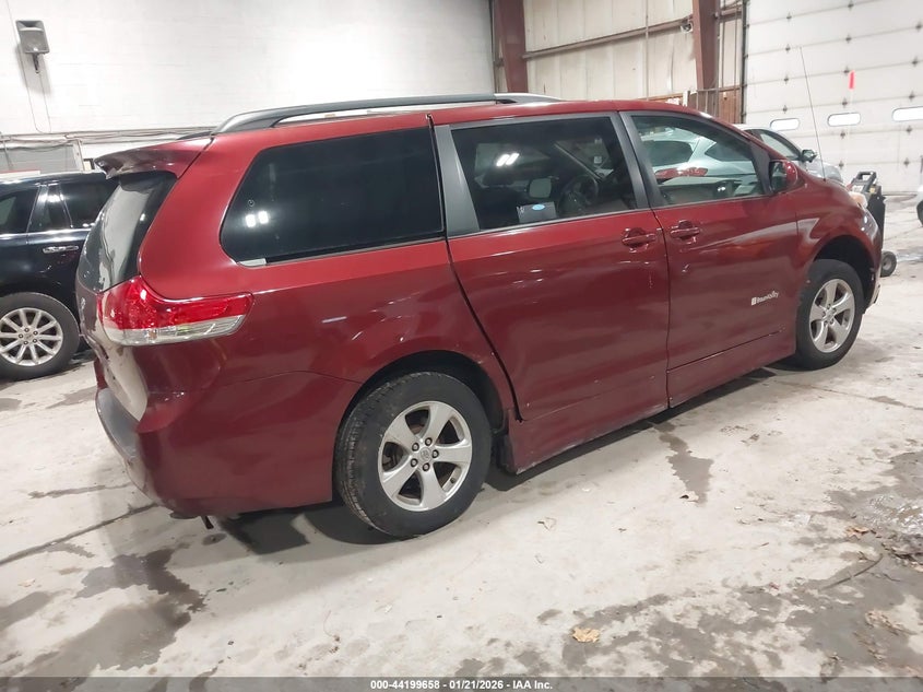 2011 Toyota Sienna Le V6