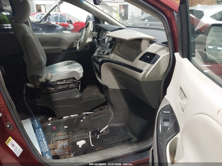 2011 Toyota Sienna Le V6