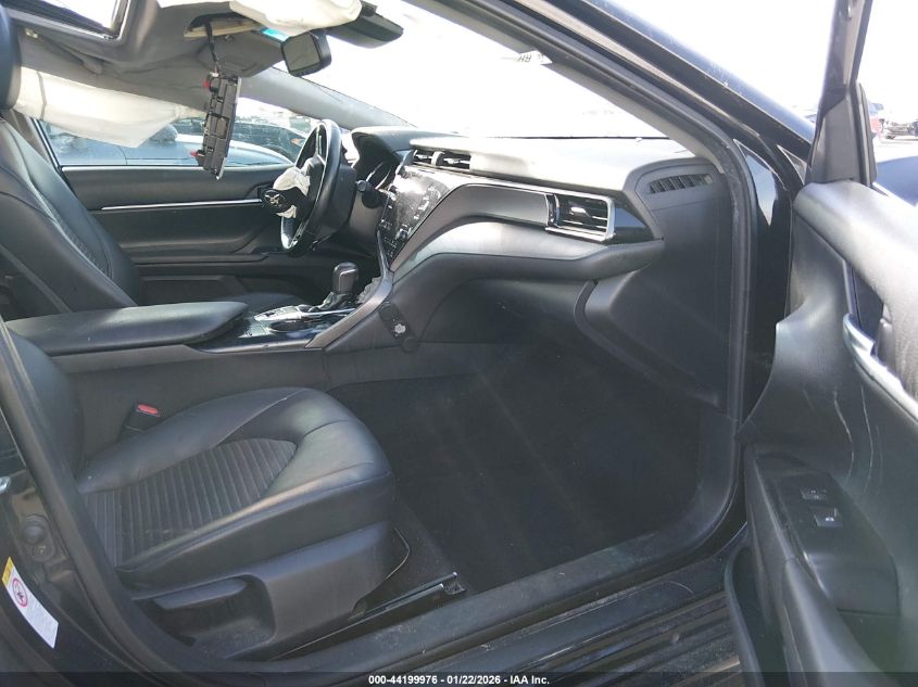 2019 Toyota Camry Hybrid Se