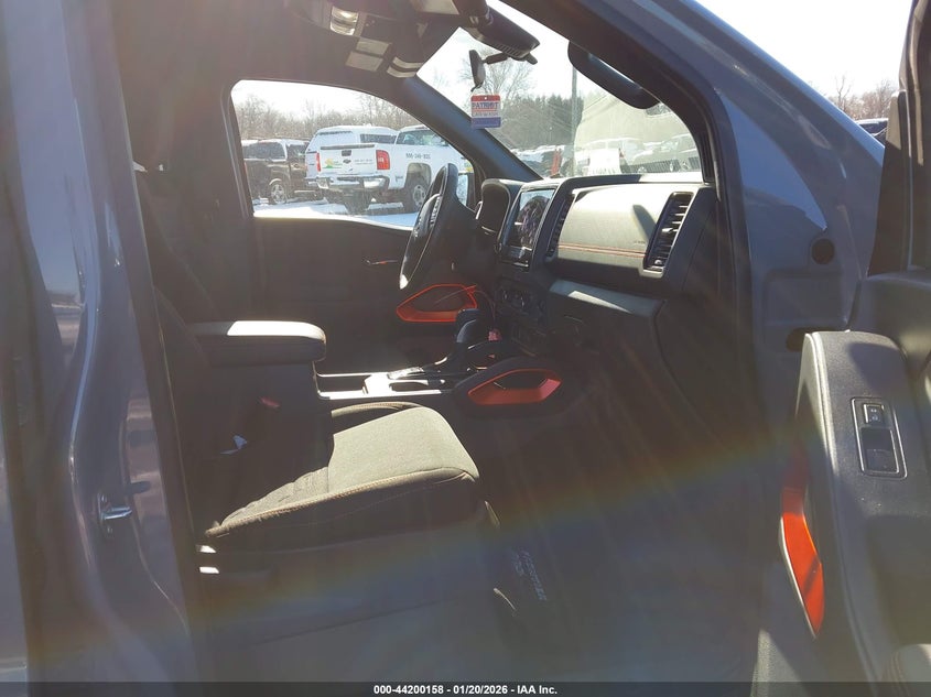 2024 Nissan Frontier Pro-4X 4X4