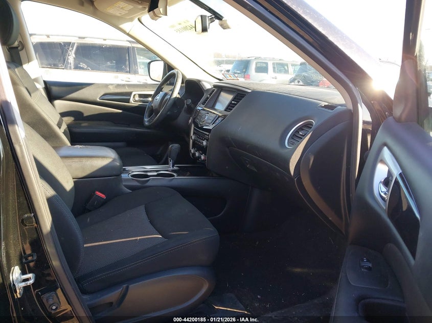 2018 Nissan Pathfinder Sv