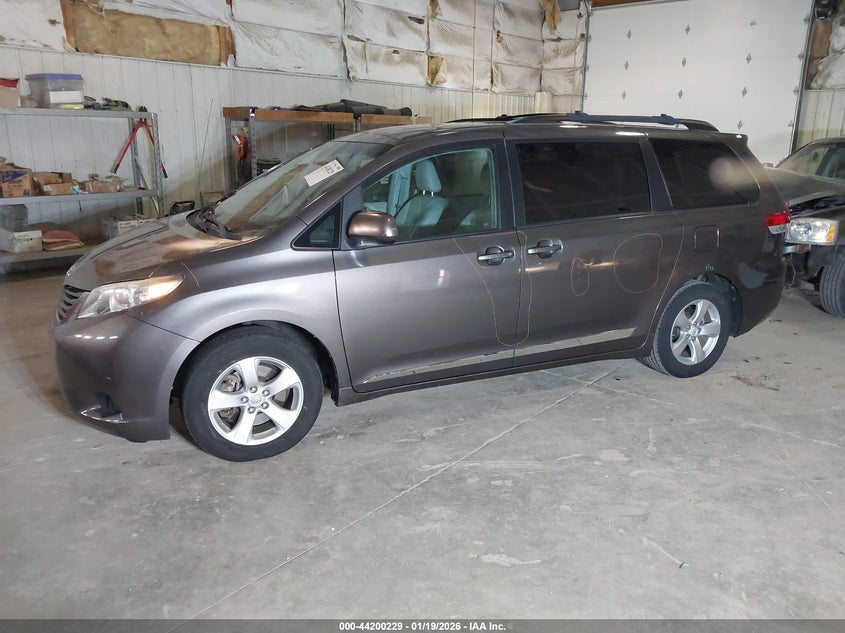 2012 Toyota Sienna 3.5 Le V6 8 Passenger Grey Lot 111044200229 Vin 5TDKK3DC7CS238177