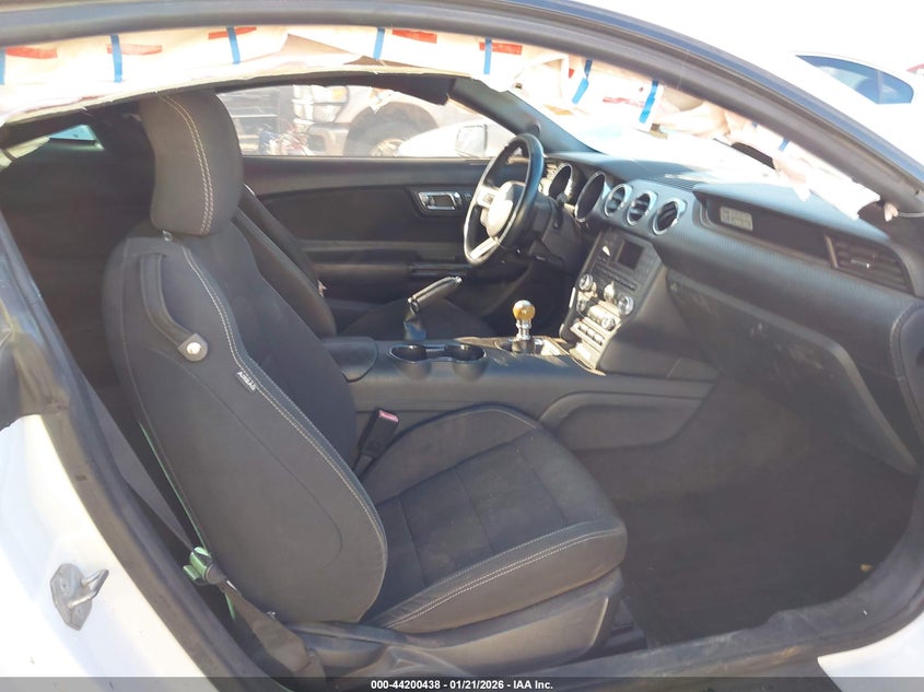 2016 Ford Mustang V6