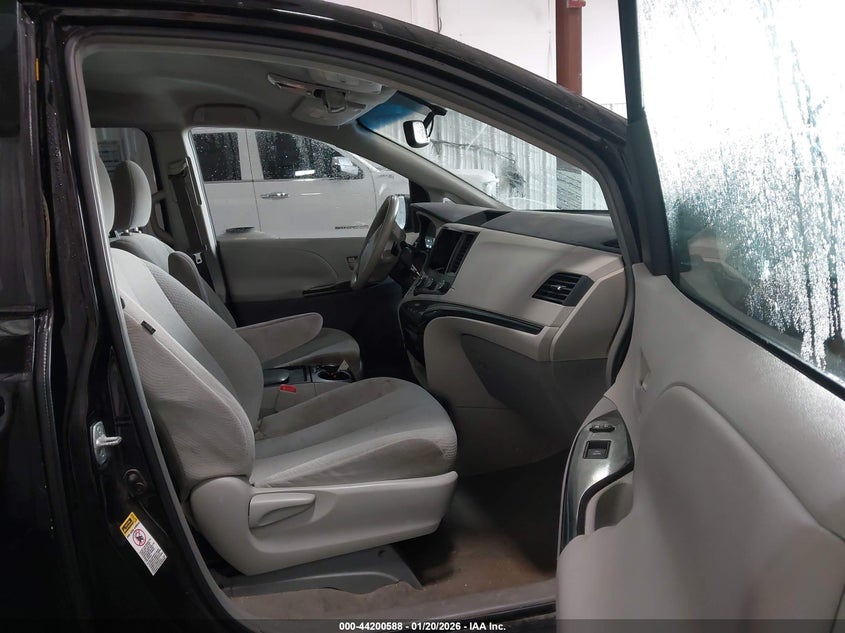2011 Toyota Sienna Le V6