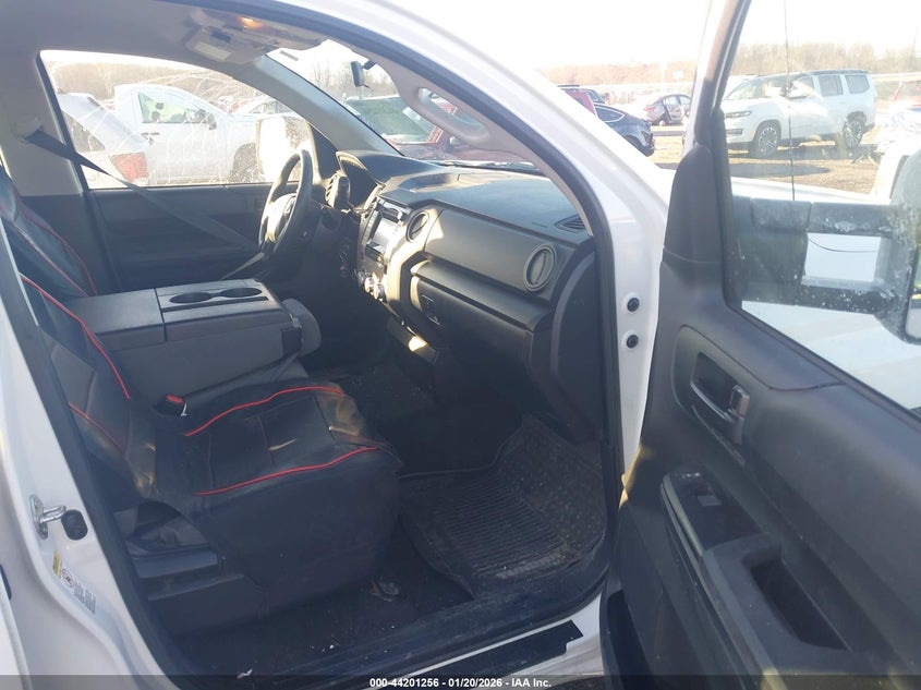 2017 Toyota Tundra Sr 5.7L V8