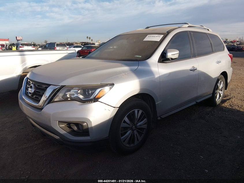 2017 Nissan Pathfinder Sv