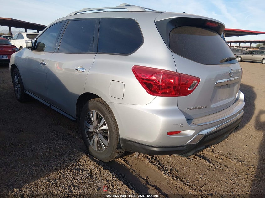 2017 Nissan Pathfinder Sv