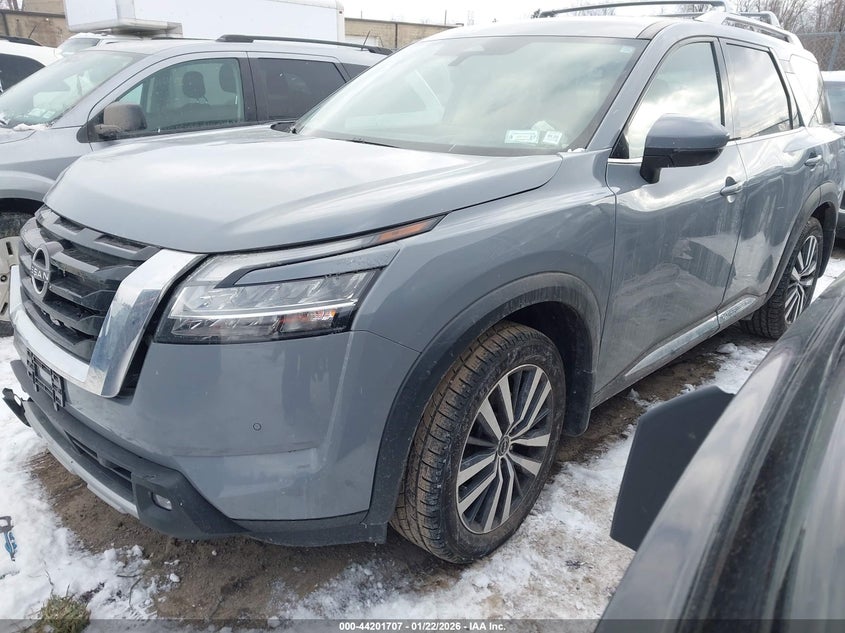 2022 Nissan Pathfinder Platinum 4Wd